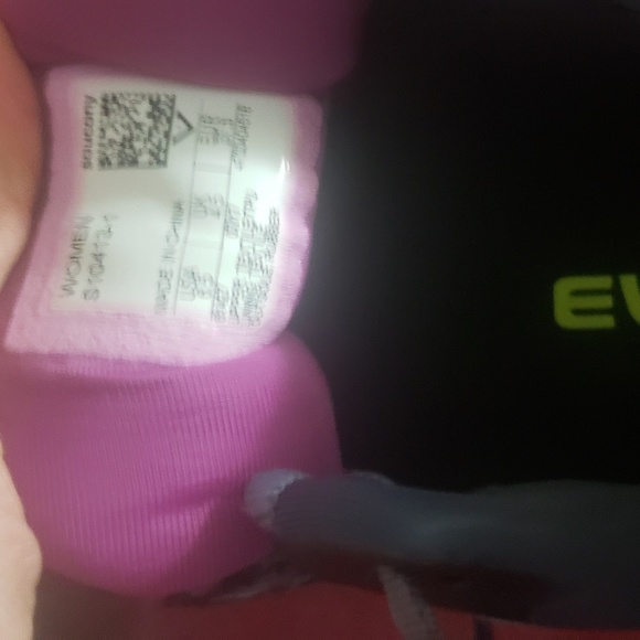 Saucony running shoes - Picture 5 of 5